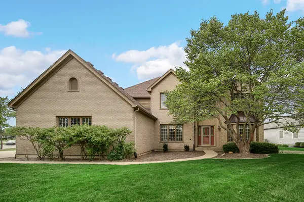 541 Clover DR, Algonquin, IL 60102