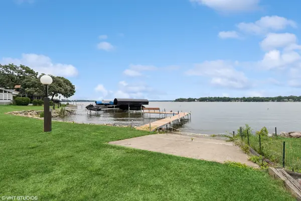 30 N Holly AVE, Fox Lake, IL 60020
