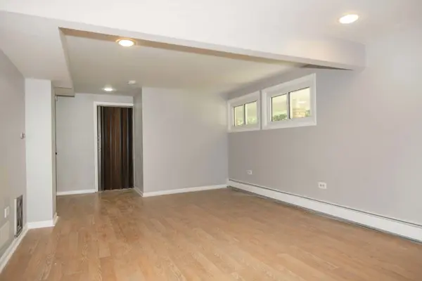 9S104 Aero DR, Naperville, IL 60564