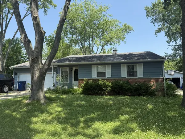 2040 Herbert DR, Waukegan, IL 60087