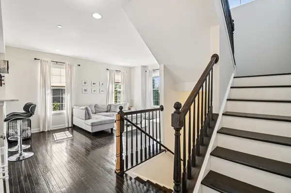 2903 Henley LN, Naperville, IL 60540