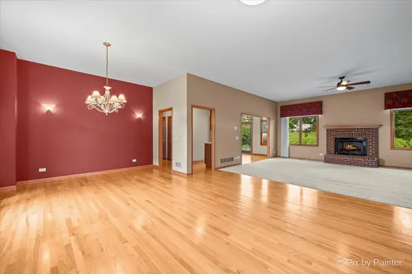 971 Teton DR, Woodstock, IL 60098