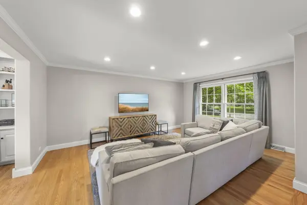 1425 Brush Hill CIR, Naperville, IL 60540