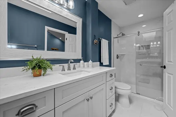 1242 Hobson Oaks DR, Naperville, IL 60540