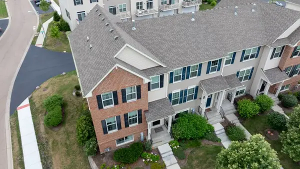 400 Shadow CT, Oswego, IL 60543