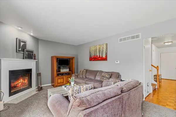 924 STRATFORD CT, Grayslake, IL 60030