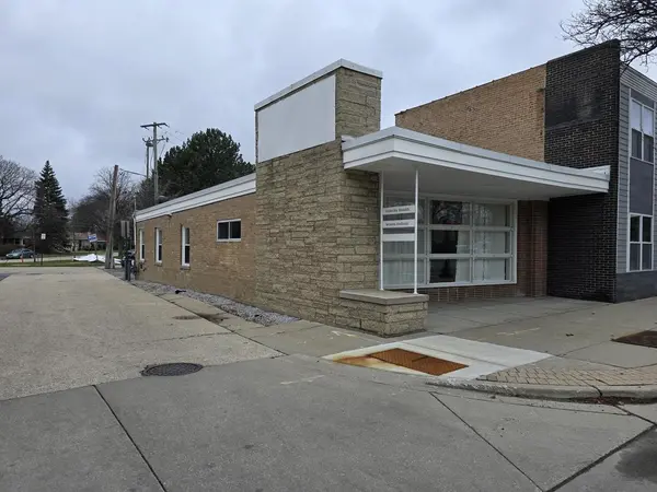 8348 Lincoln AVE, Skokie, IL 60077