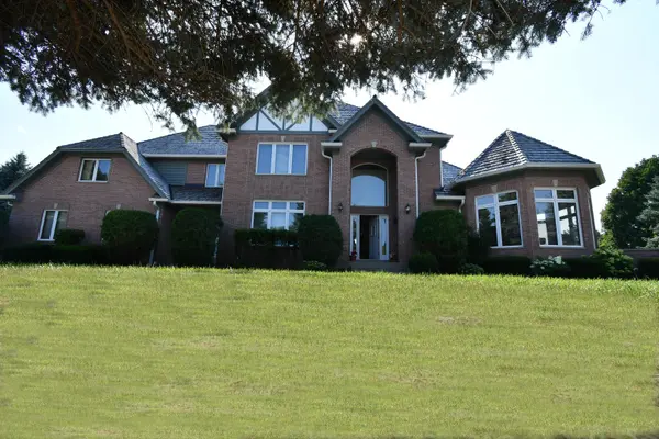 5 Harvest Glen CT, Hawthorn Woods, IL 60047