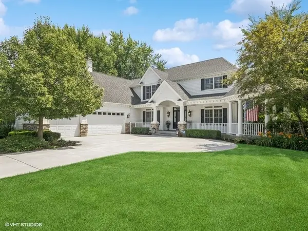 880 Hampstead CT, Barrington, IL 60010