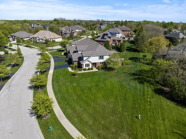 12195 Oxford CT, Lemont, IL 60439