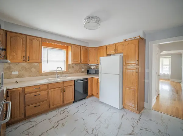 5107 S Luna AVE, Chicago, IL 60638