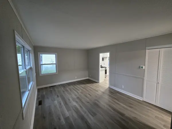 4 Dale Allen DR, Belleville, IL 62226