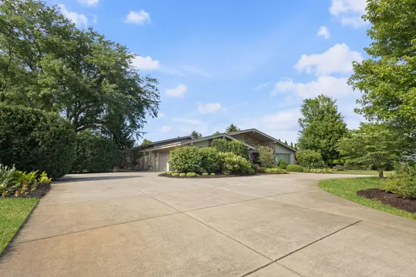 8340 W 145th PL, Orland Park, IL 60462