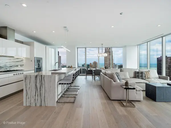 363 E Wacker DR #4208, Chicago, IL 60601