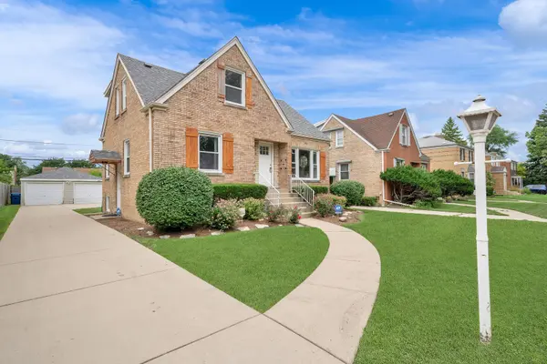 2242 S 5TH AVE, North Riverside, IL 60546