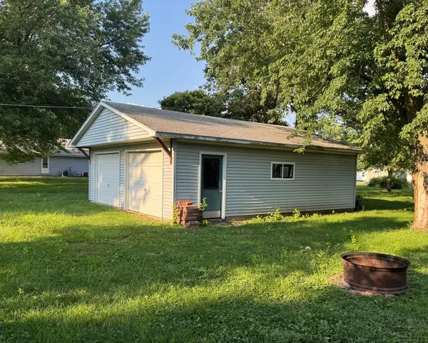 316 E Bowyer ST, Bement, IL 61813