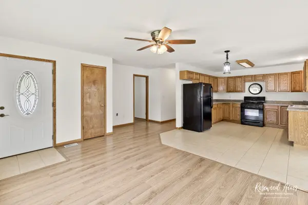 302 N Division ST, Aroma Park, IL 60910