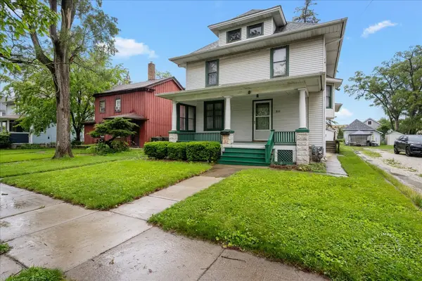 311 North AVE, Naperville, IL 60540