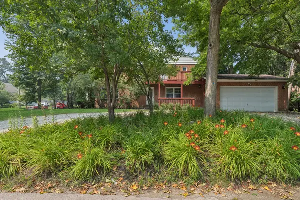 542 E Prospect AVE, Lake Bluff, IL 60044