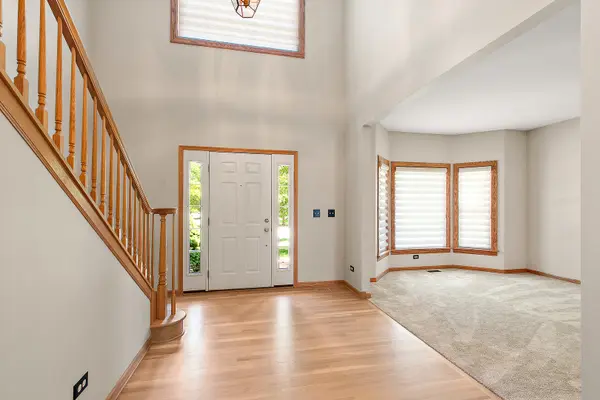 8643 SHIRE CT, Frankfort, IL 60423