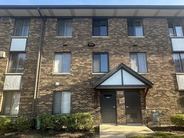 243 Gregory ST #3, Aurora, IL 60504