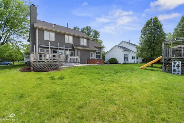 337 Aristocrat DR, Bolingbrook, IL 60490