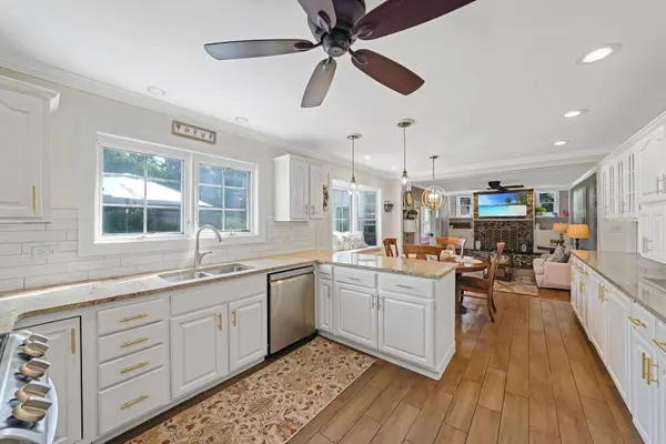 1S771 Carrol Gate RD, Wheaton, IL 60189