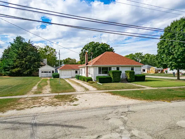 830 N Taylor ST, Marengo, IL 60152