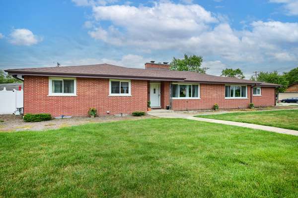 8841 Kathy LN, Des Plaines, IL 60016