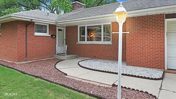 1330 Winona AVE, Aurora, IL 60506