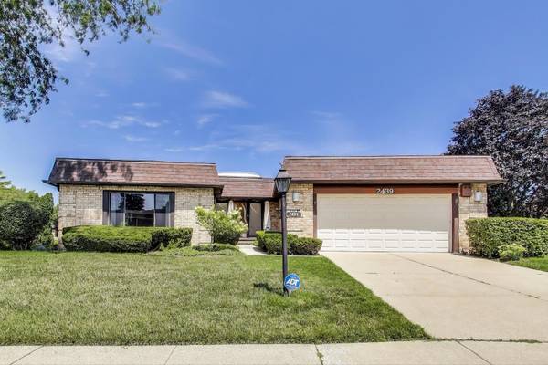 2439 Greenwood RD, Northbrook, IL 60062