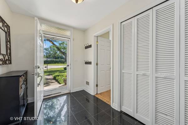 1119 Hampton CT, Deerfield, IL 60015