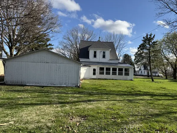 428 W Cherry ST, Compton, IL 61318
