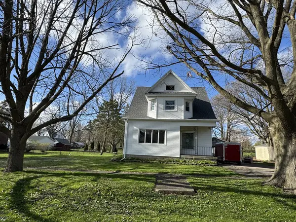 428 W Cherry ST, Compton, IL 61318