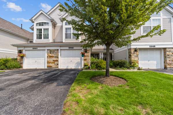 8966 W Heathwood CIR, Niles, IL 60714