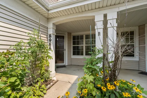 8966 W Heathwood CIR, Niles, IL 60714