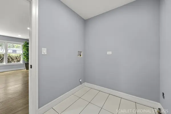 22W046 McCormick AVE, Glen Ellyn, IL 60137