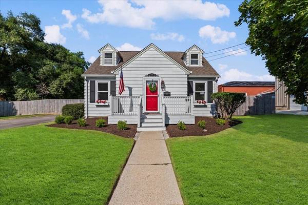 308 S Slusser ST, Grayslake, IL 60030