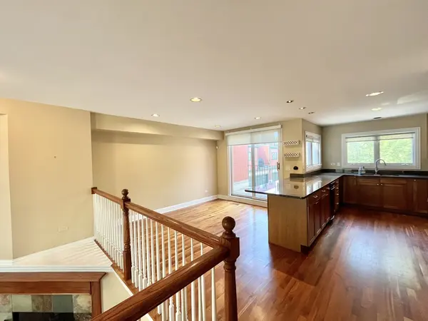 7746 Lincoln AVE, Skokie, IL 60077