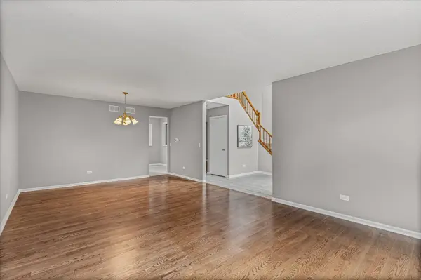 1602 Nightengale CIR, Lindenhurst, IL 60046