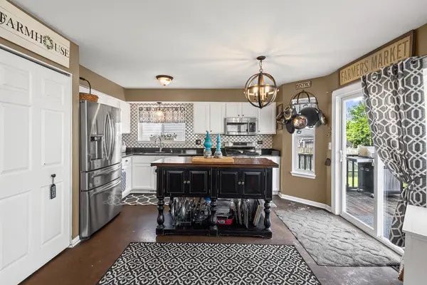 1436 Marleigh LN, South Elgin, IL 60177
