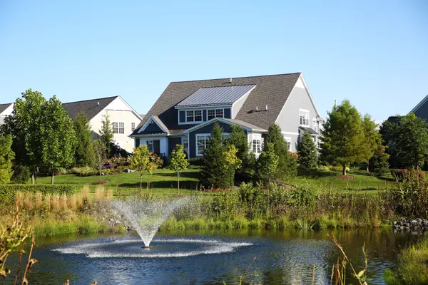 1542 Woodview LN, Northbrook, IL 60062