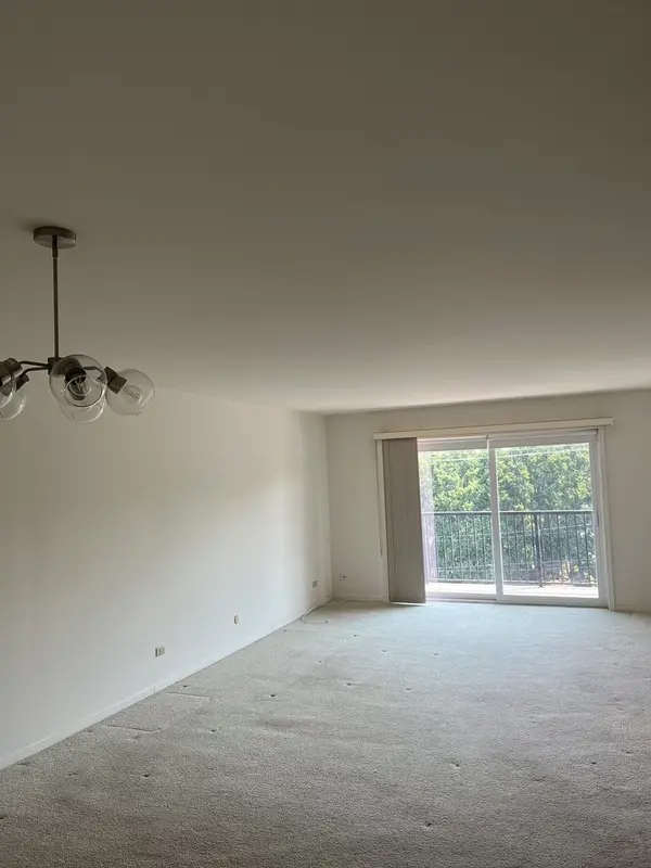 4940 Foster ST #304, Skokie, IL 60077
