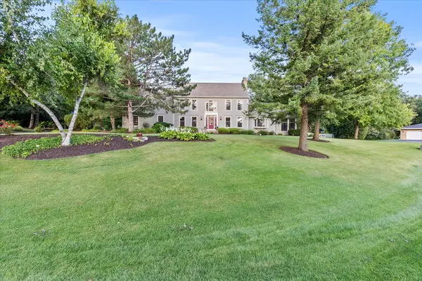 3218 Opengate RD, Crystal Lake, IL 60012