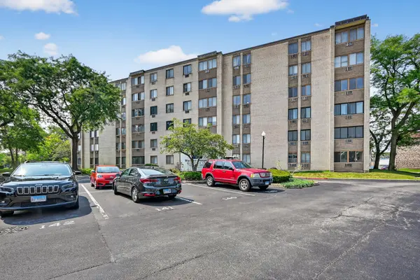9720 S Pulaski RD #602, Oak Lawn, IL 60453
