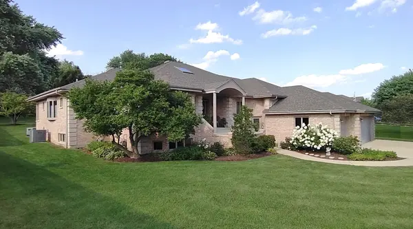 426 E Niagara AVE, Schaumburg, IL 60193