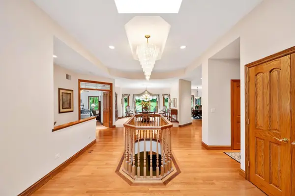 426 E Niagara AVE, Schaumburg, IL 60193