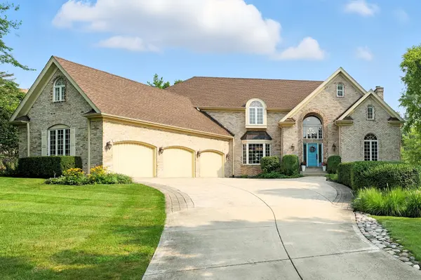 2240 Edgebrooke DR, Lisle, IL 60532