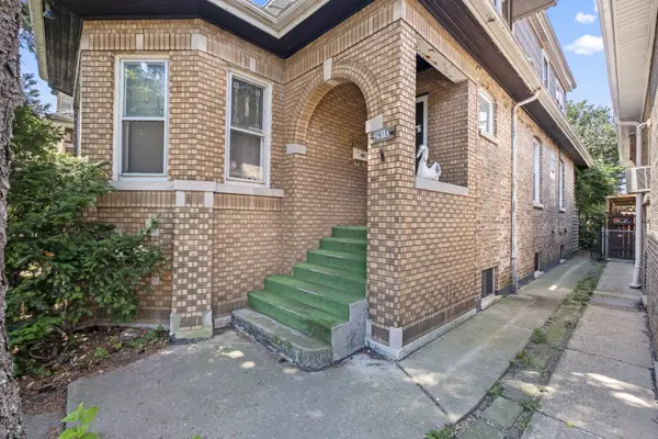2910 N Linder AVE, Chicago, IL 60641