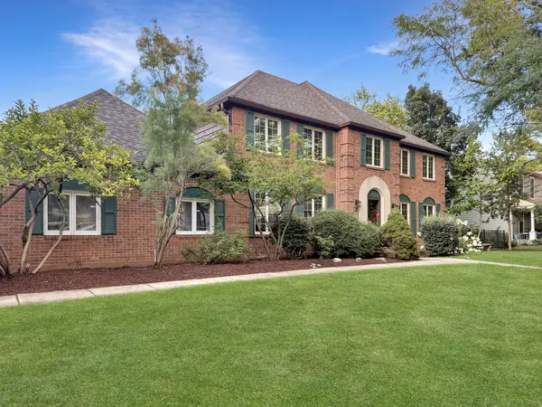 507 E Bauer RD, Naperville, IL 60563